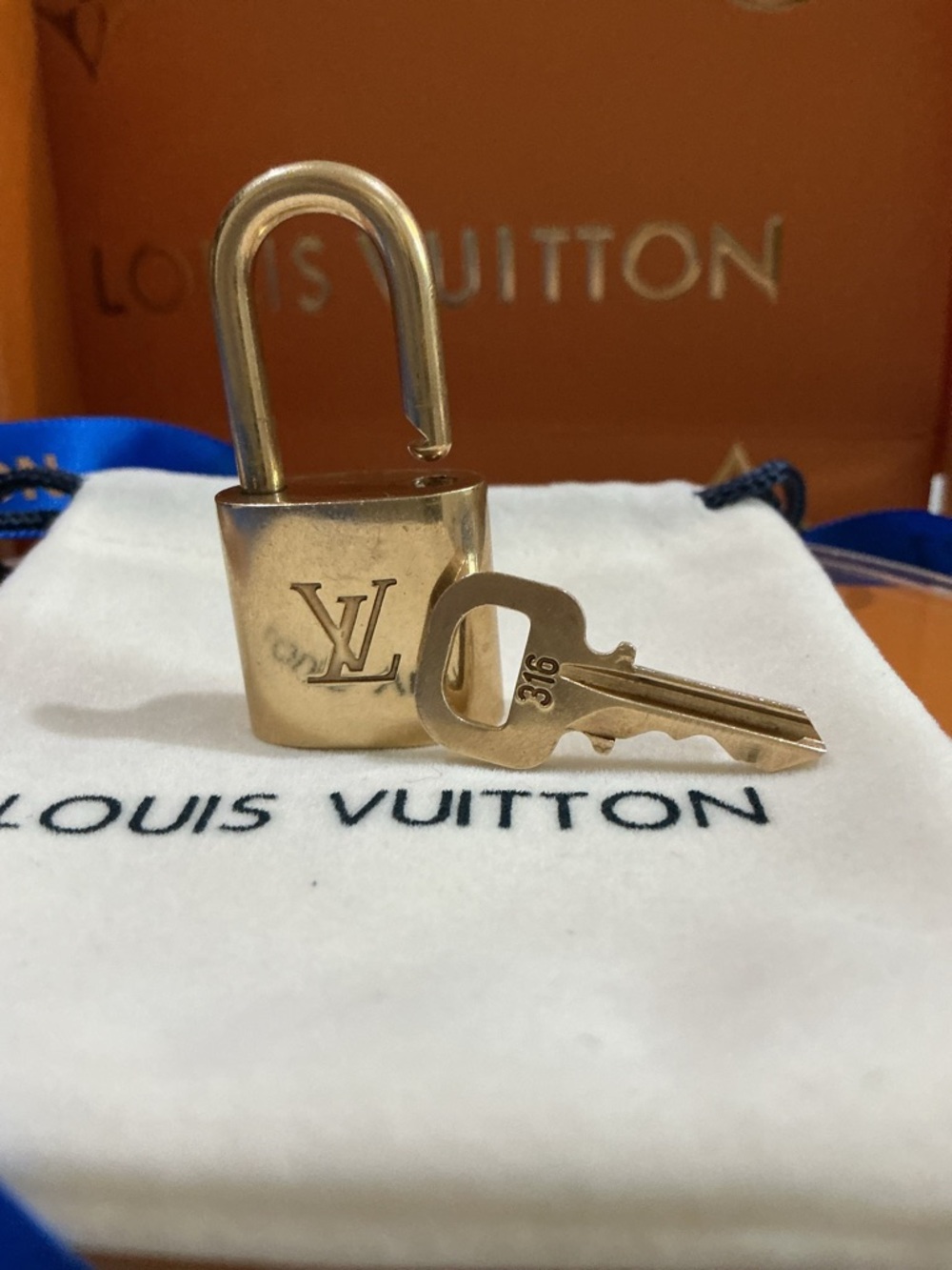 Louis Vuitton Gold Padlock with Matching Key can also be used as a necklace GWP - Picture 5 of 13